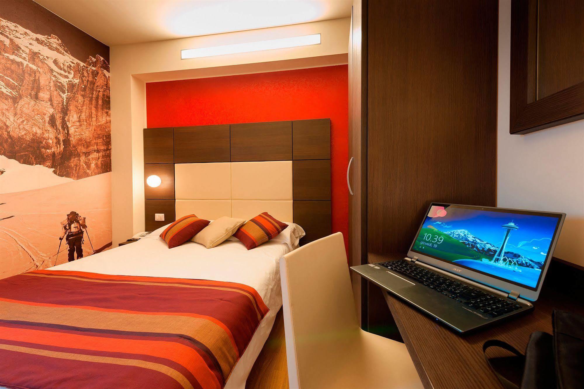 Hb Aosta Hotel & Balcony Spa Extérieur photo