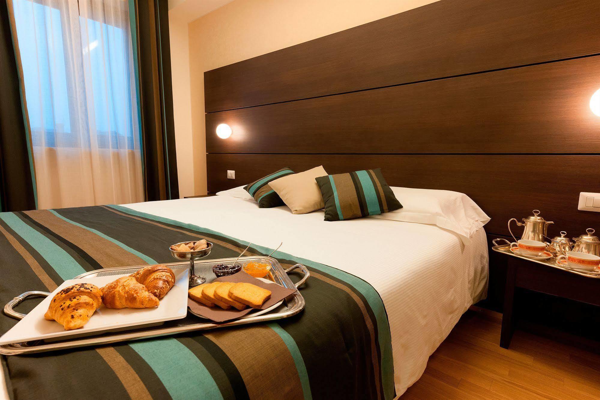 Hb Aosta Hotel & Balcony Spa Extérieur photo